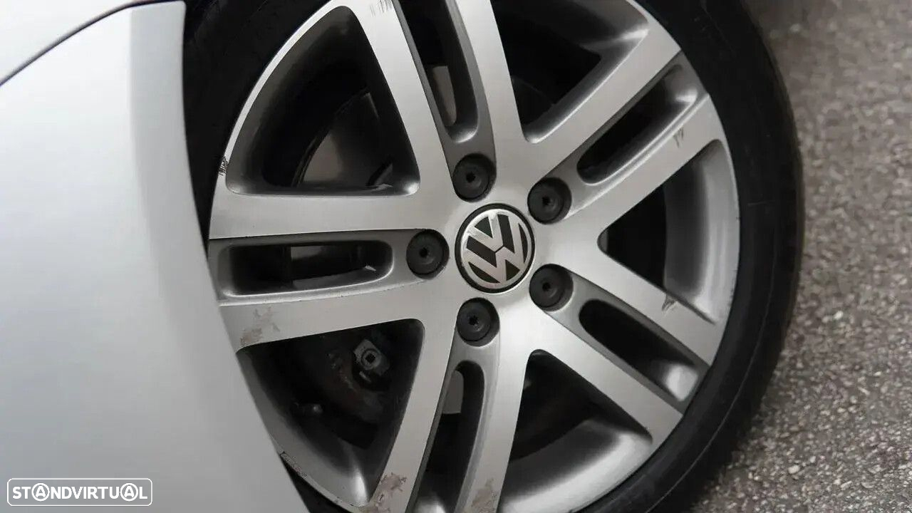 VW Jetta - 16