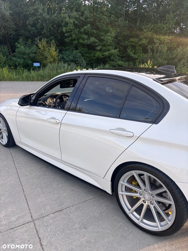BMW Seria 3 335i xDrive Sport Line - 3
