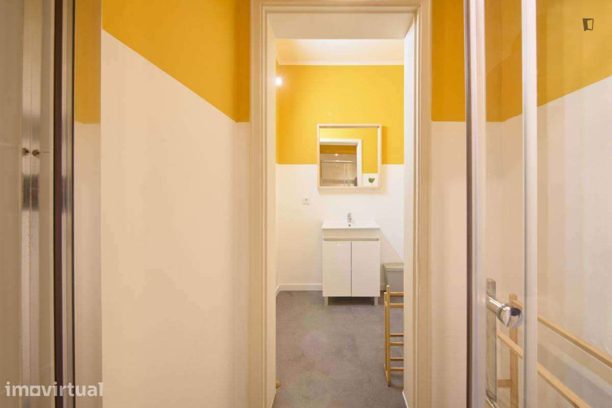Quarto - localizado em Marquês de Pombal Lisbon - Grande imagem: 5/44