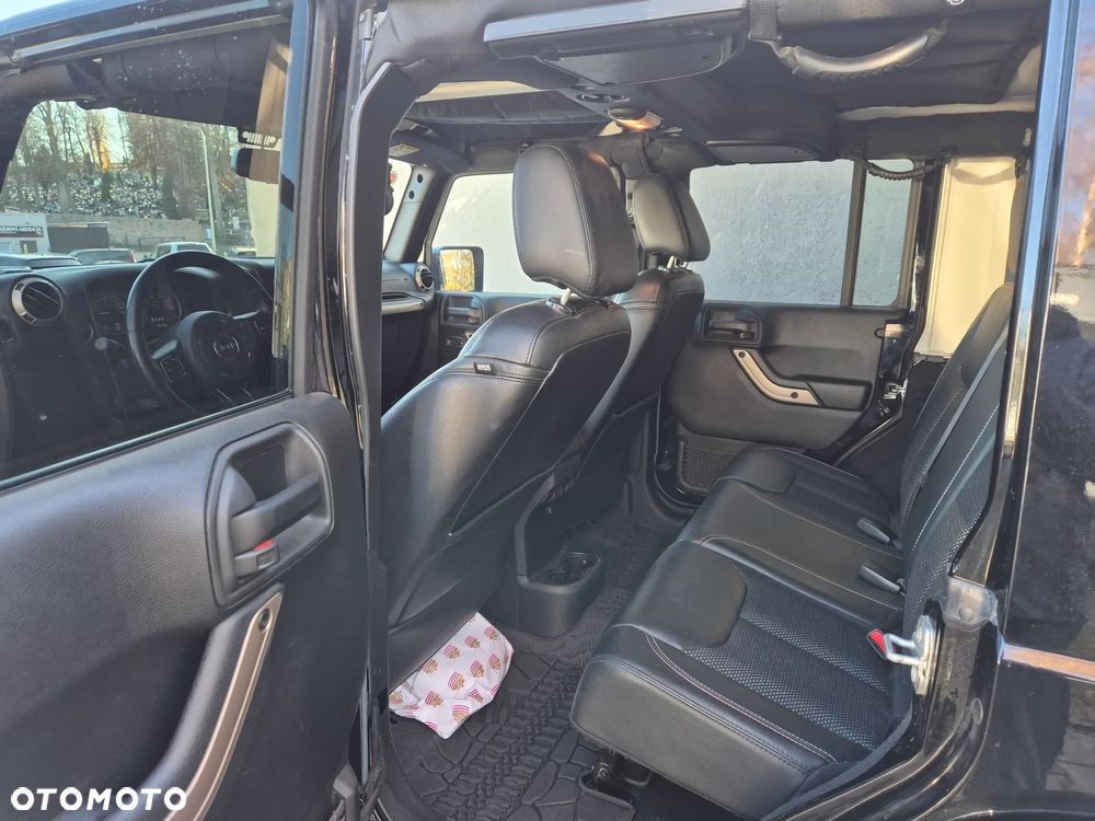 Jeep Wrangler 2.8 CRD Unlim Black Edition II - 27