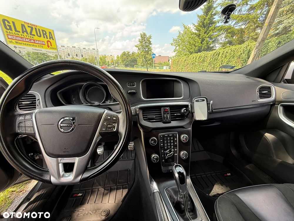 Volvo V40 D3 Drive-E R-Design Momentum - 9