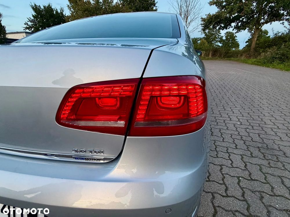 Volkswagen Passat 2.0 TDI Comfortline - 18
