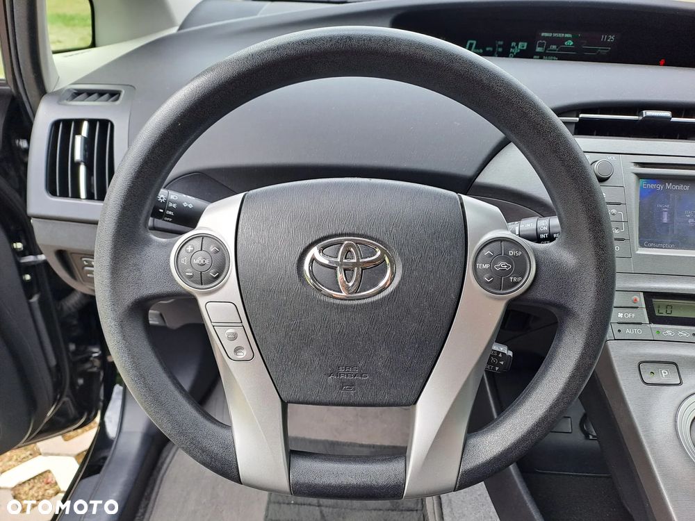 Toyota Prius (Hybrid) - 21