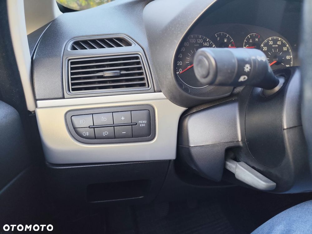 Fiat Grande Punto 2006 photo 5
