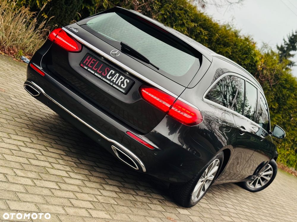 Mercedes-Benz Klasa E 200 9G-TRONIC Exclusive - 3