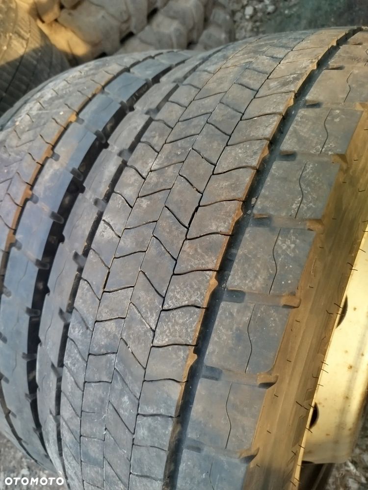 295/6022.5 Goodyear Fuelmax D 2x90% bieżnika z felgą be napraw. - 4
