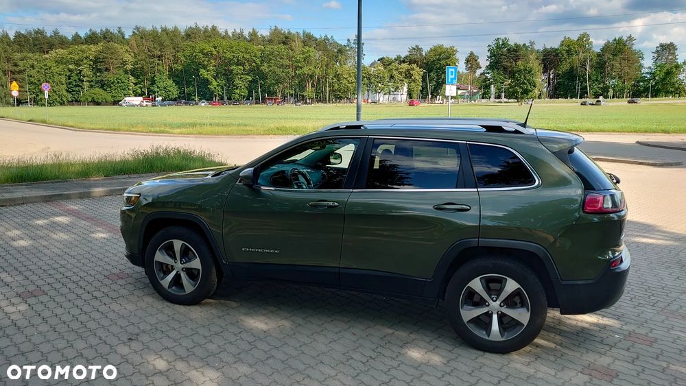 Jeep Cherokee - 12