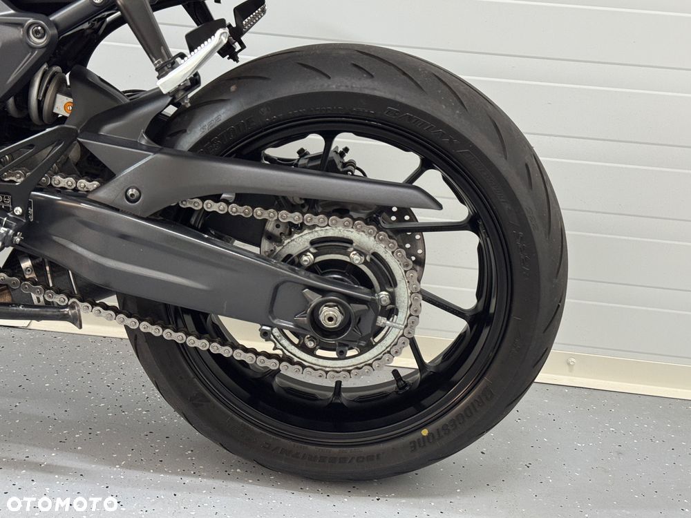 Yamaha R7 - 20