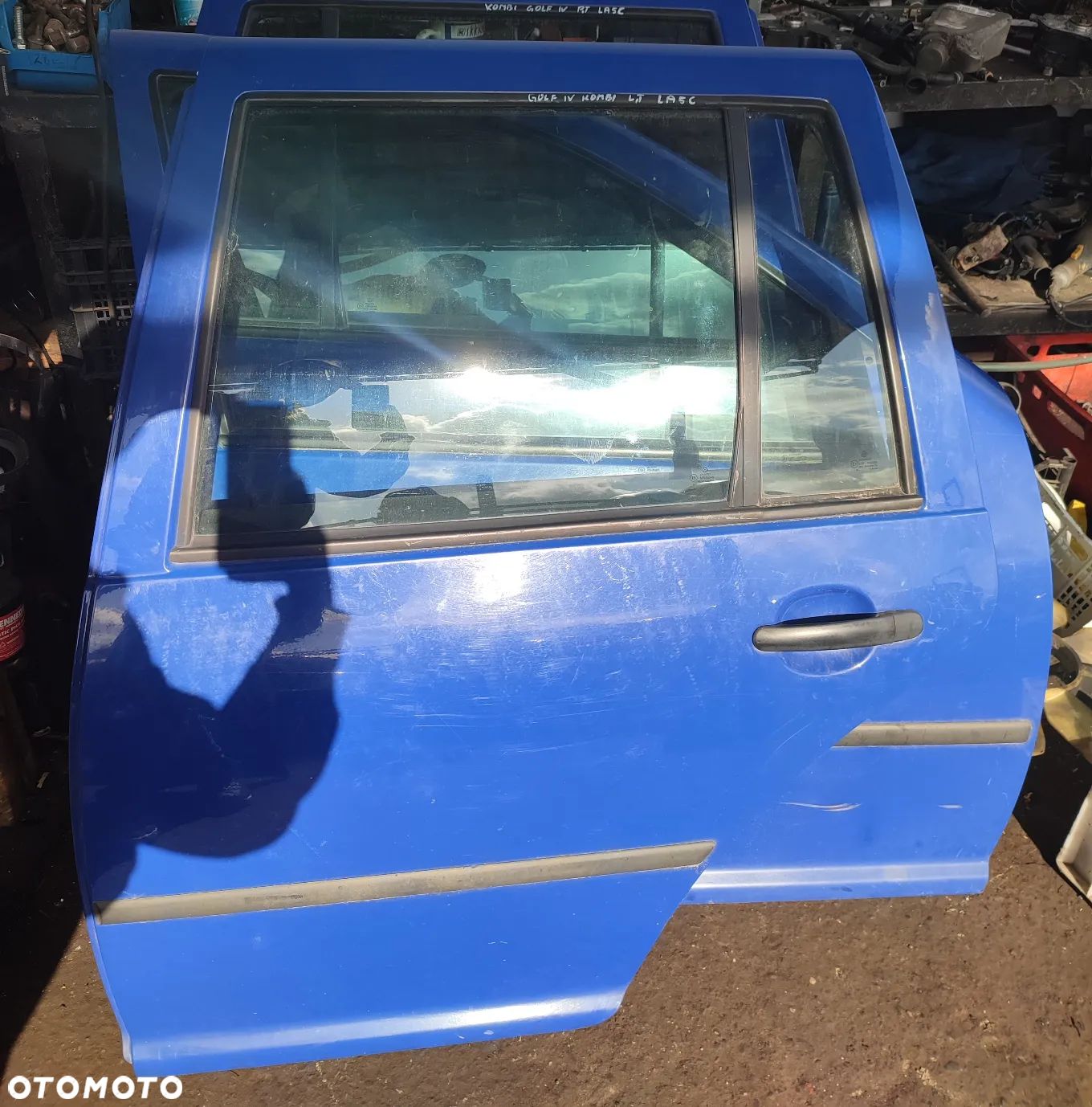 VW Golf IV 4 kombi drzwi lewe tylne kolor LA5C - 1