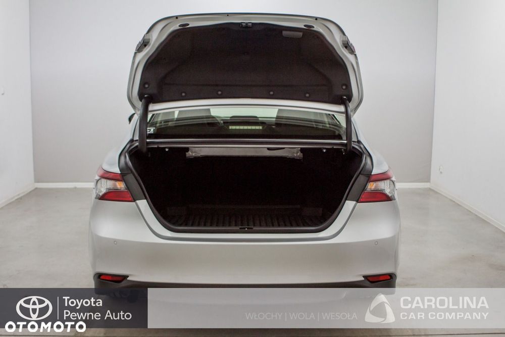 Toyota Camry 2.5 Hybrid Comfort CVT - 18