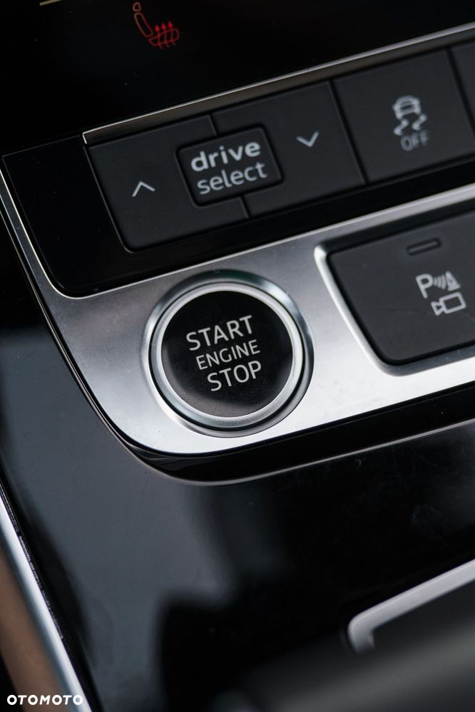 Audi Q7 55 TFSI quattro tiptronic S line - 25