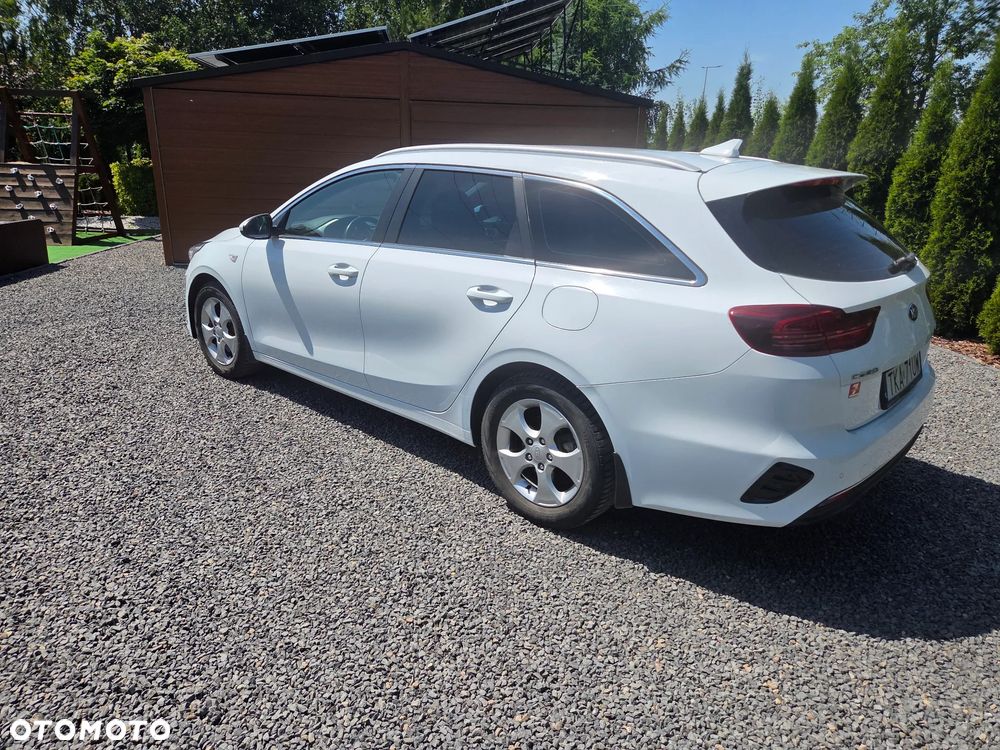 Kia Ceed 1.6 CRDi mHEV L Business Line DCT - 17