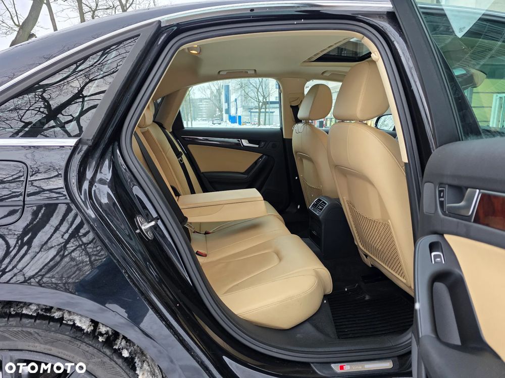 Audi A4 Limousine - 31