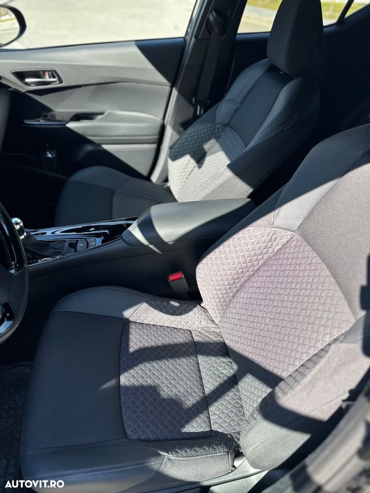 Toyota C-HR - 15