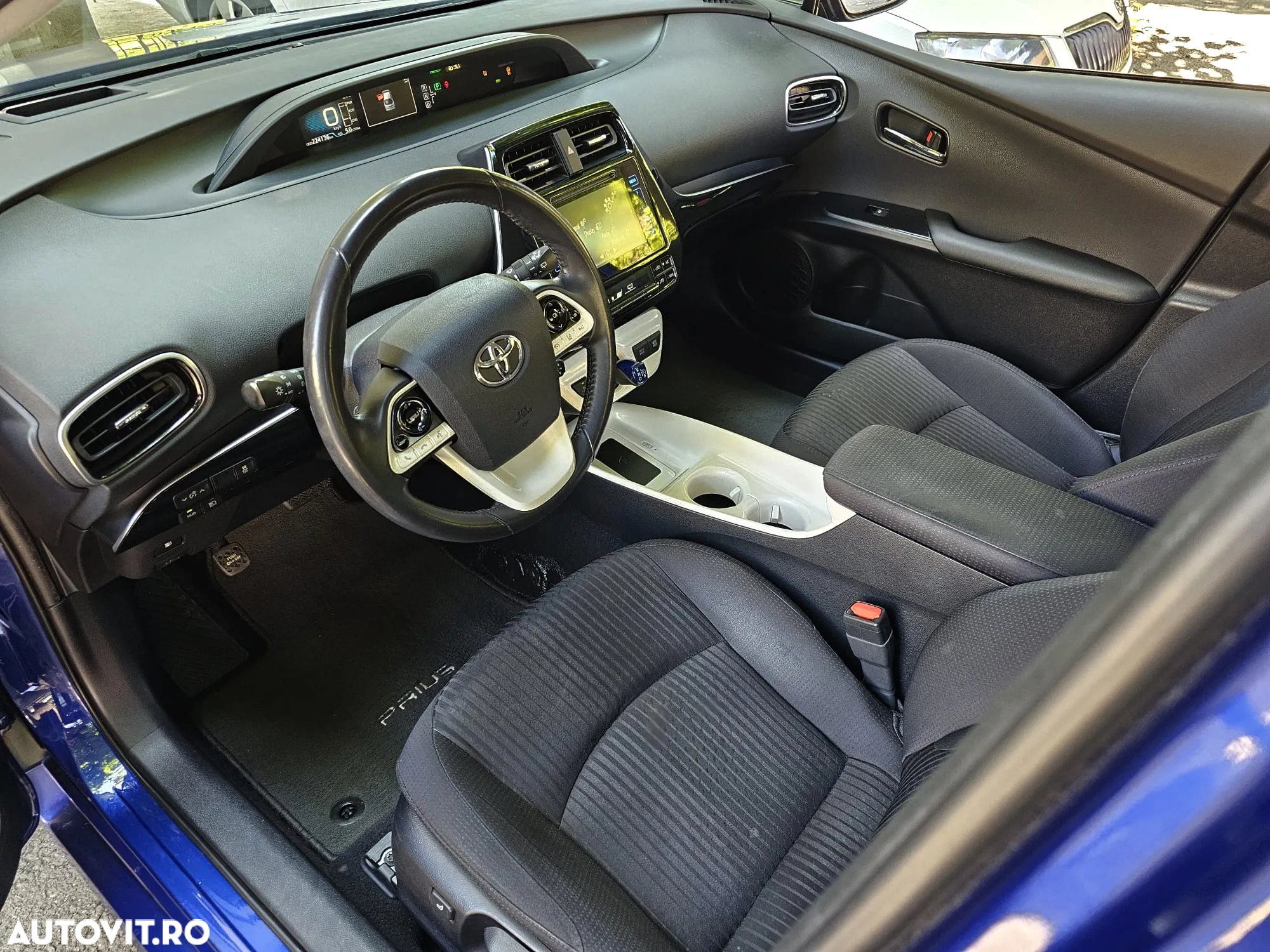 Toyota Prius (Hybrid) Comfort - 13