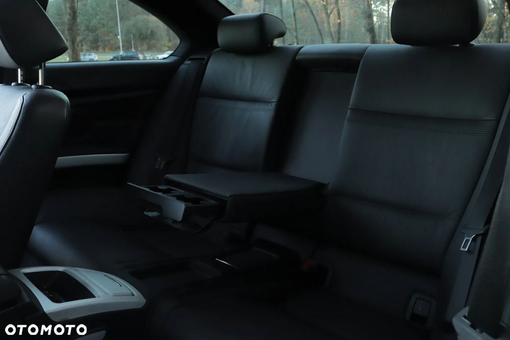 BMW Seria 3 330d Coupe - 16