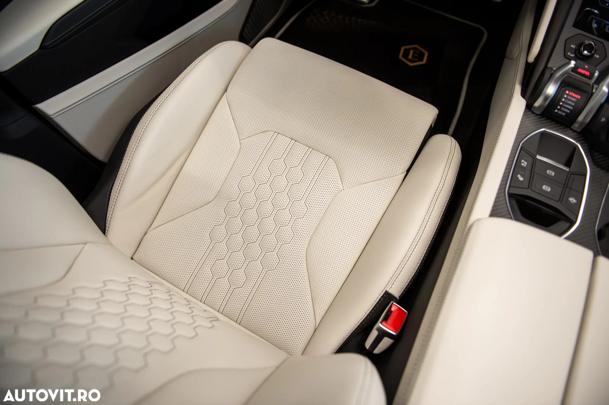Lamborghini URUS - 30