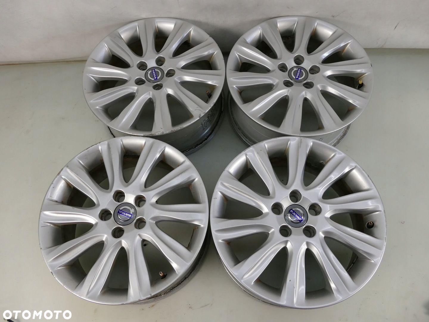 VOLVO V40 II FELGI ALUMINIOWE 7J x 17" 5x108 31381857 - 1