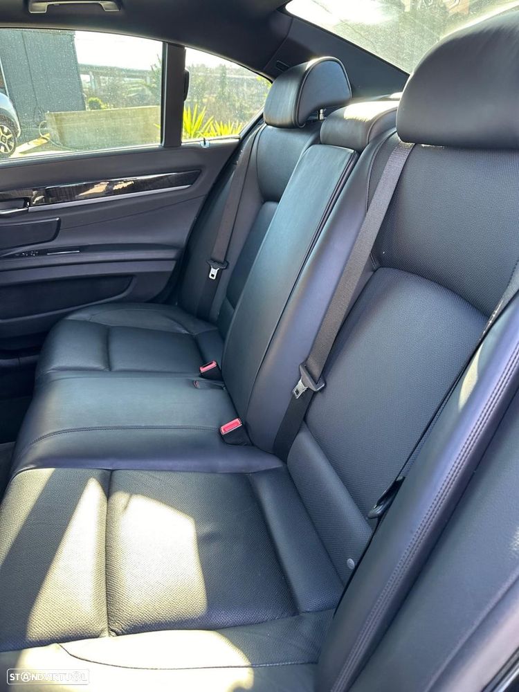 BMW 750 d xDrive Pack M - 9