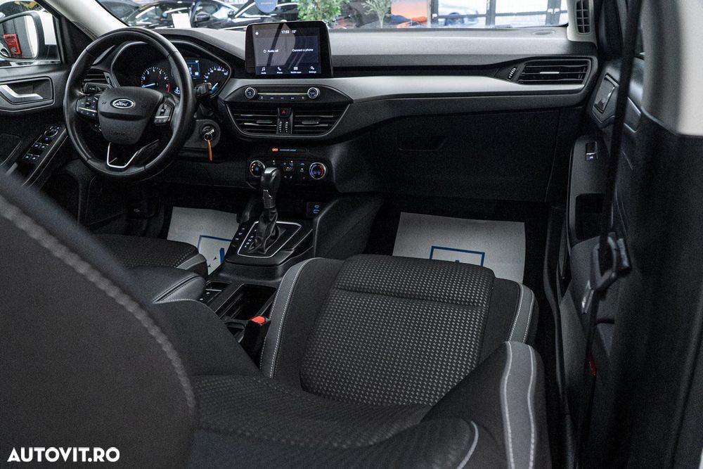 Ford Focus 2022 photo 2