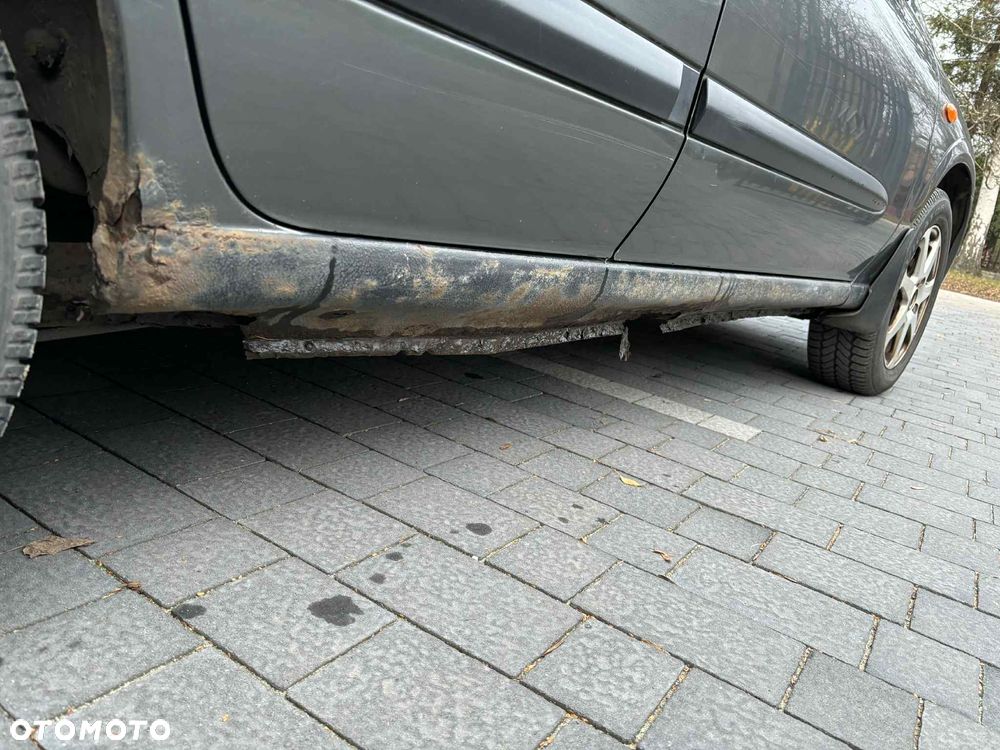 Nissan Almera 1.5 dCi visia - 13