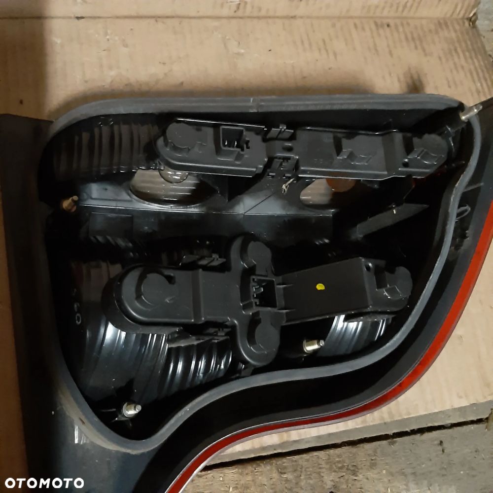 Lampa Tylna Prawa  Volvo S60 99-04 - 3