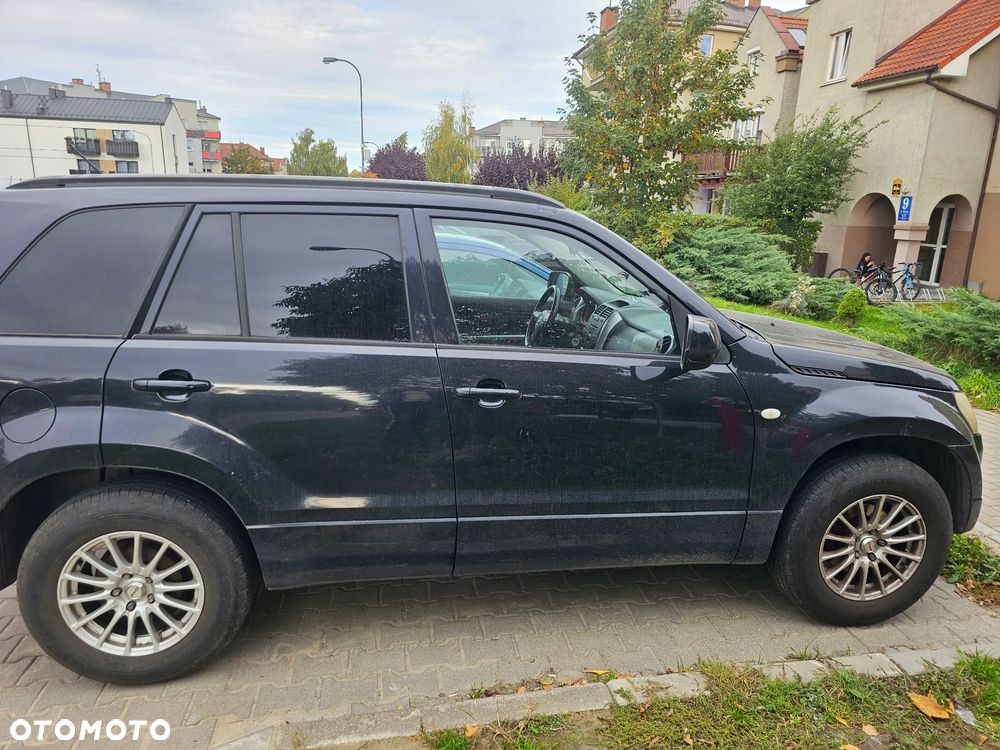 Suzuki Grand Vitara 2.0 De Luxe - 11