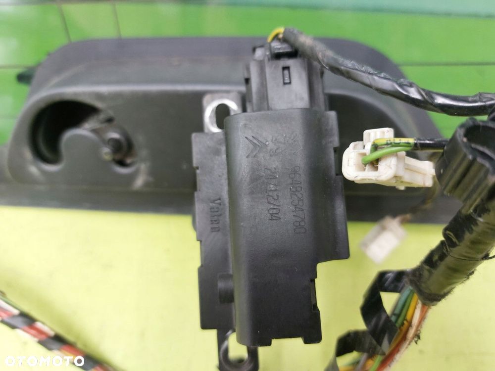 Szyba tył klapy bagażnika Peugeot 407 KOMBI 2004-2011 9648254780 2471204 - 9