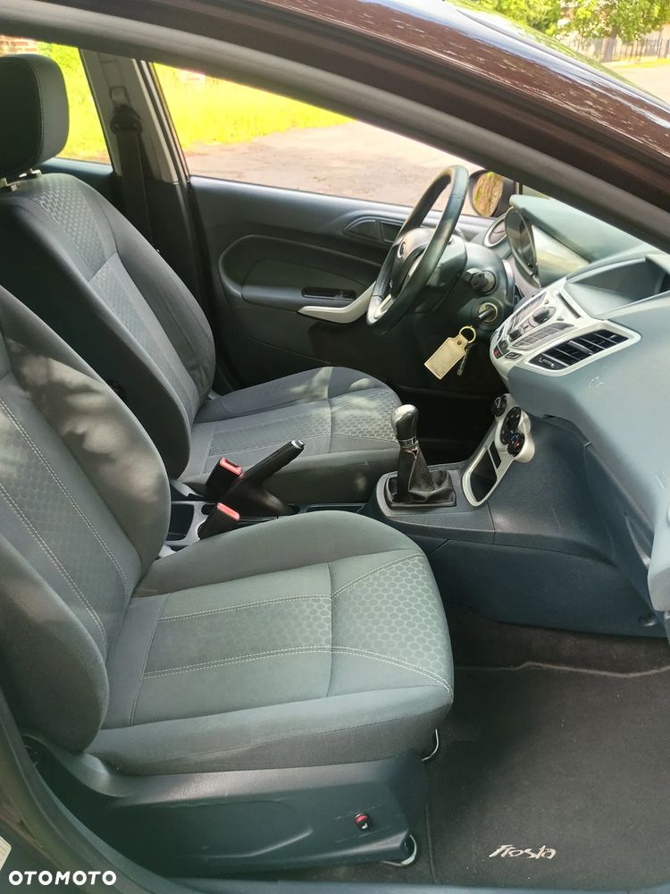 Ford Fiesta 1.25 Titanium EU5 - 6