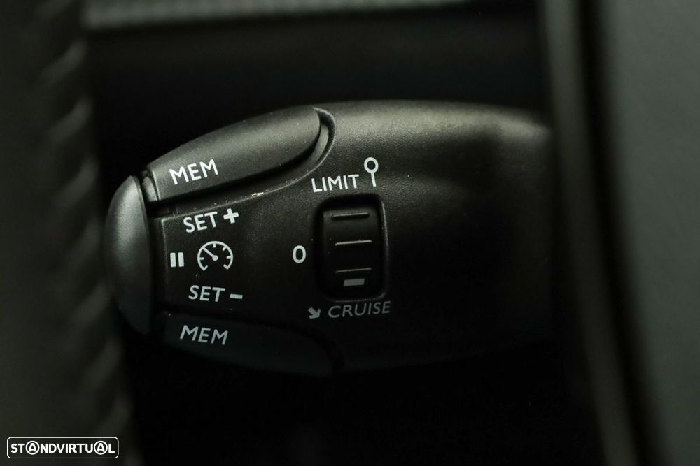 Peugeot 2008 1.2 Allure - 15