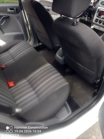Ford Focus - 12