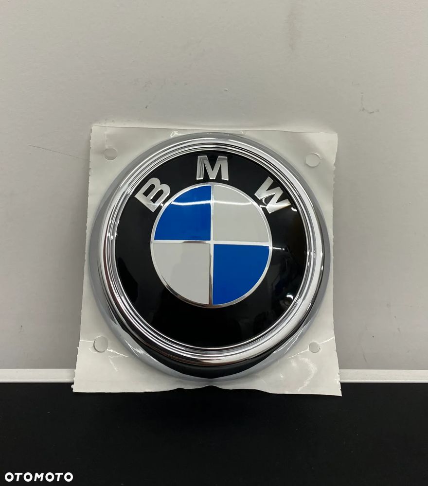 Plakietka tylnej klapy OEM (nr 51147364375) - 1