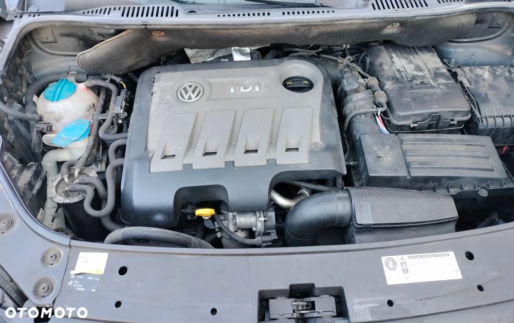 Volkswagen Touran 1.6 TDI DPF Cross DSG - 19