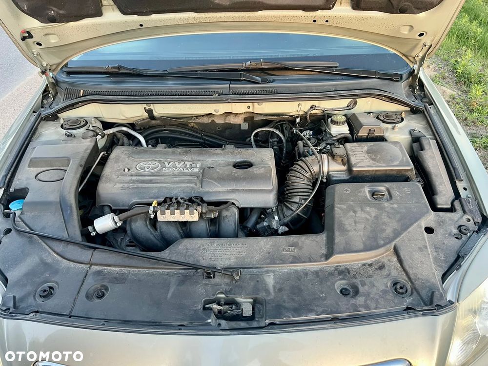 Toyota Avensis 1.8 VVT-i - 8