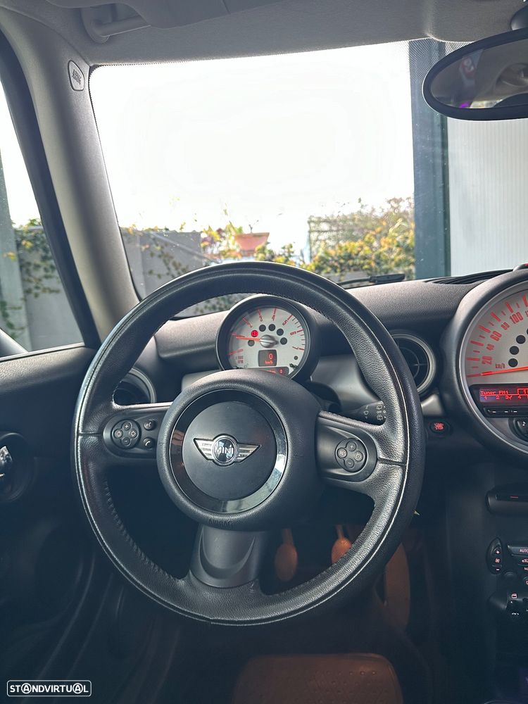 MINI 3 Portas One D - 14