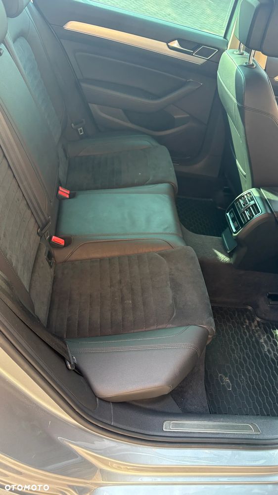 Volkswagen Passat - 13