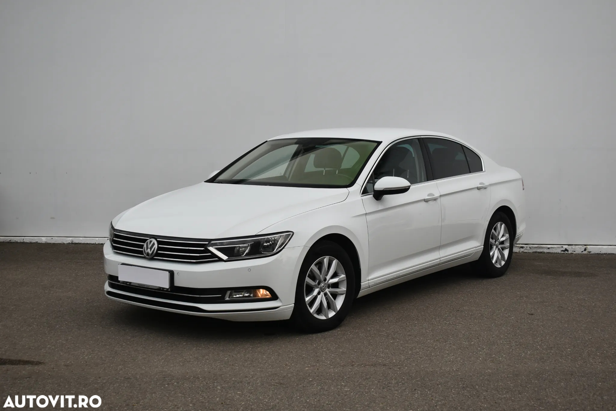 Volkswagen Passat 2.0 TDI DSG Comfortline - 21