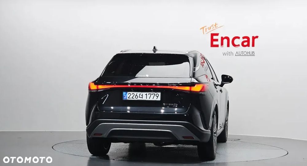 Lexus RX - 4