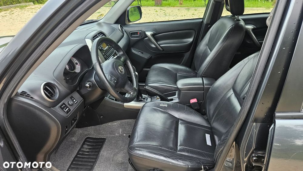 Toyota RAV4 D-4D 4x4 - 9