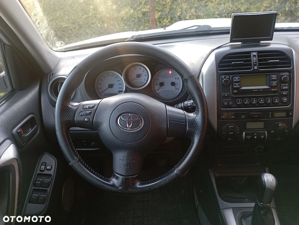 Toyota RAV4 2.0 D-4D Sol - 23