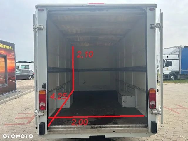 Nissan NV 400 - 12