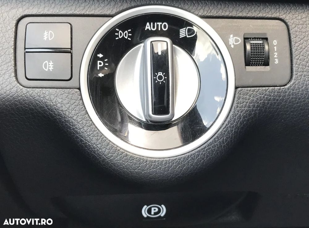 Mercedes-Benz C 220 CDI DPF (BlueEFFICIENCY) 7G-TRONIC - 25