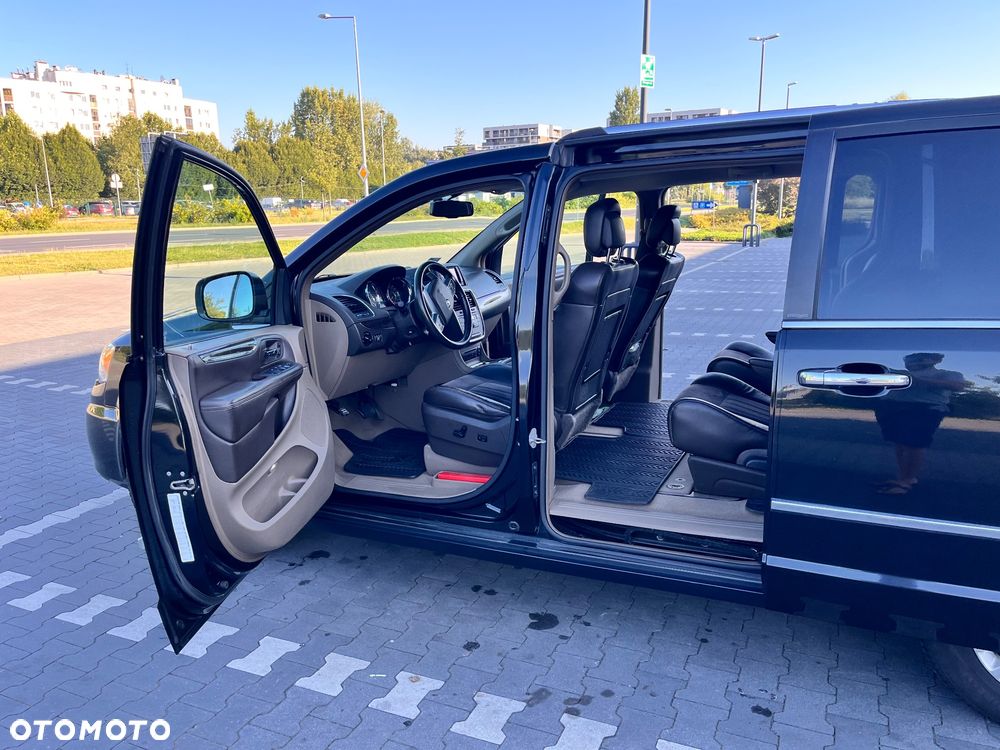 Lancia Voyager 3.6 Platinum - 13