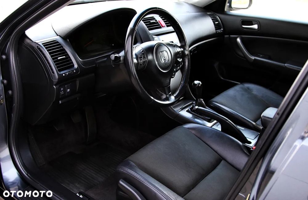 Honda Accord 2.0 Sport - 17