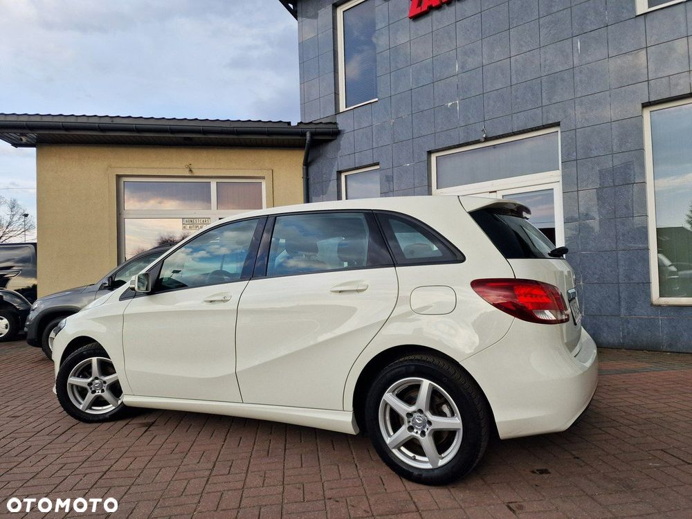 Mercedes-Benz Klasa B 180 Edition - 8