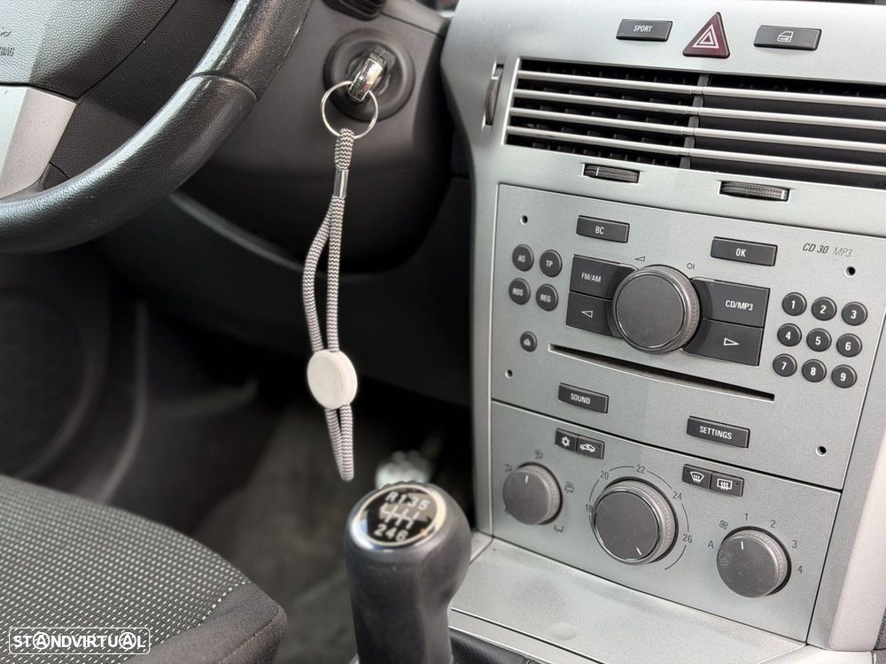 Opel Astra GTC 1.7 CDTI - 24