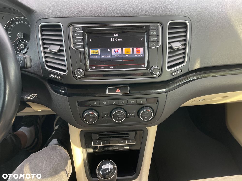 Volkswagen Sharan 2.0 TDI 4MOTION BlueMotion Technology Cup - 13