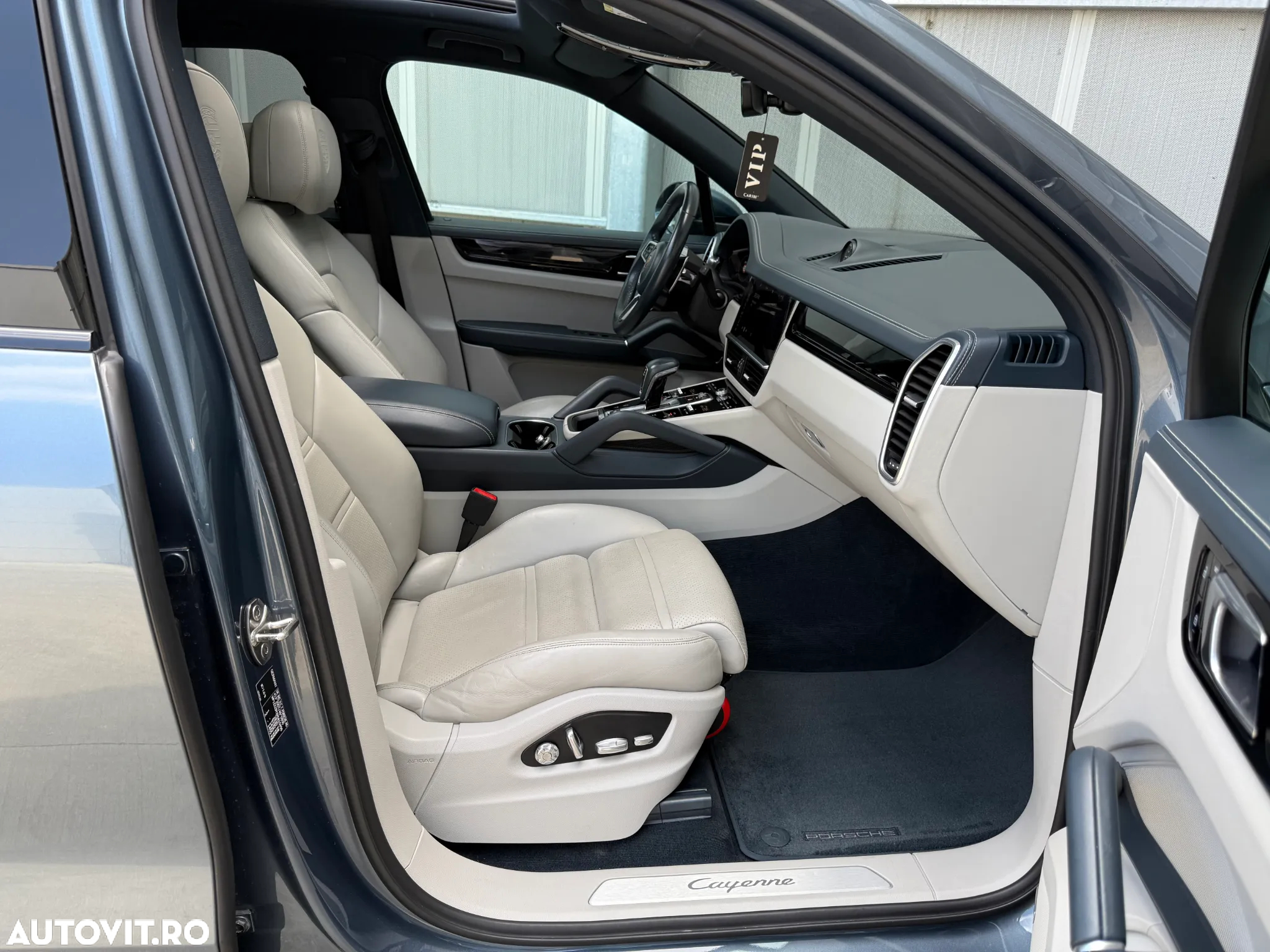 Porsche Cayenne Standard - 25