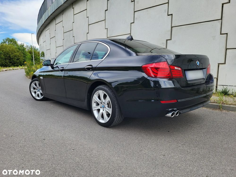 BMW Seria 5 525d xDrive - 6