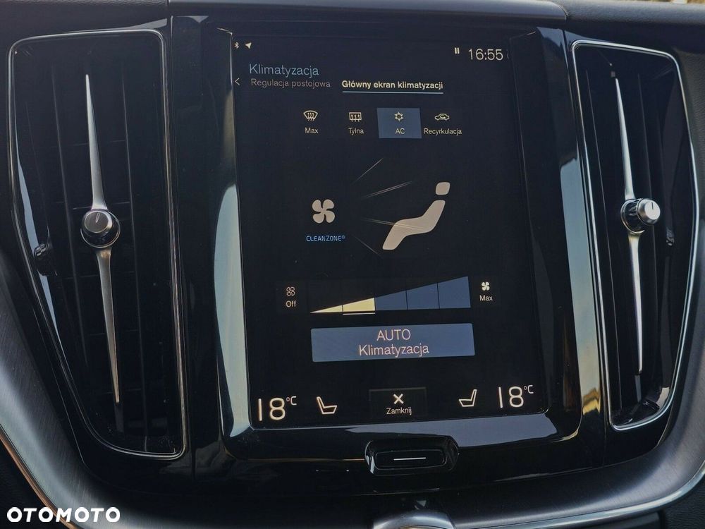 Volvo XC 60 T4 Momentum Pro - 23